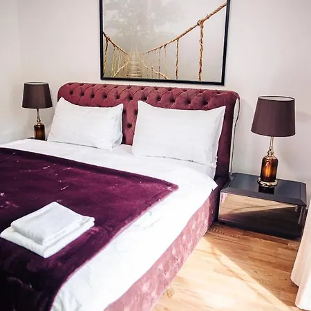 House On Lake/ Hl Lägenhet