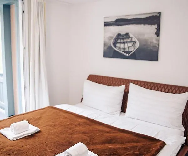 House On Lake/ Hl Appartamento Därligen