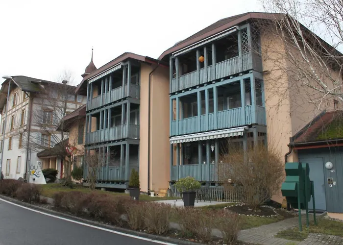 House On Lake/ Hl Lejlighed *