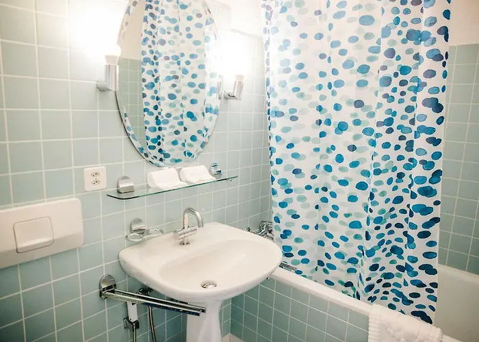 House On Lake/ Hl * Därligen