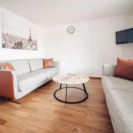 Daire House On Lake/ Hl *