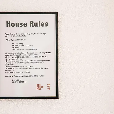 House On Lake/ Hl Daire *